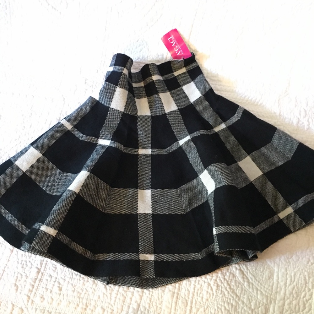NWT! Plaid School-Girl Skirt 🖤